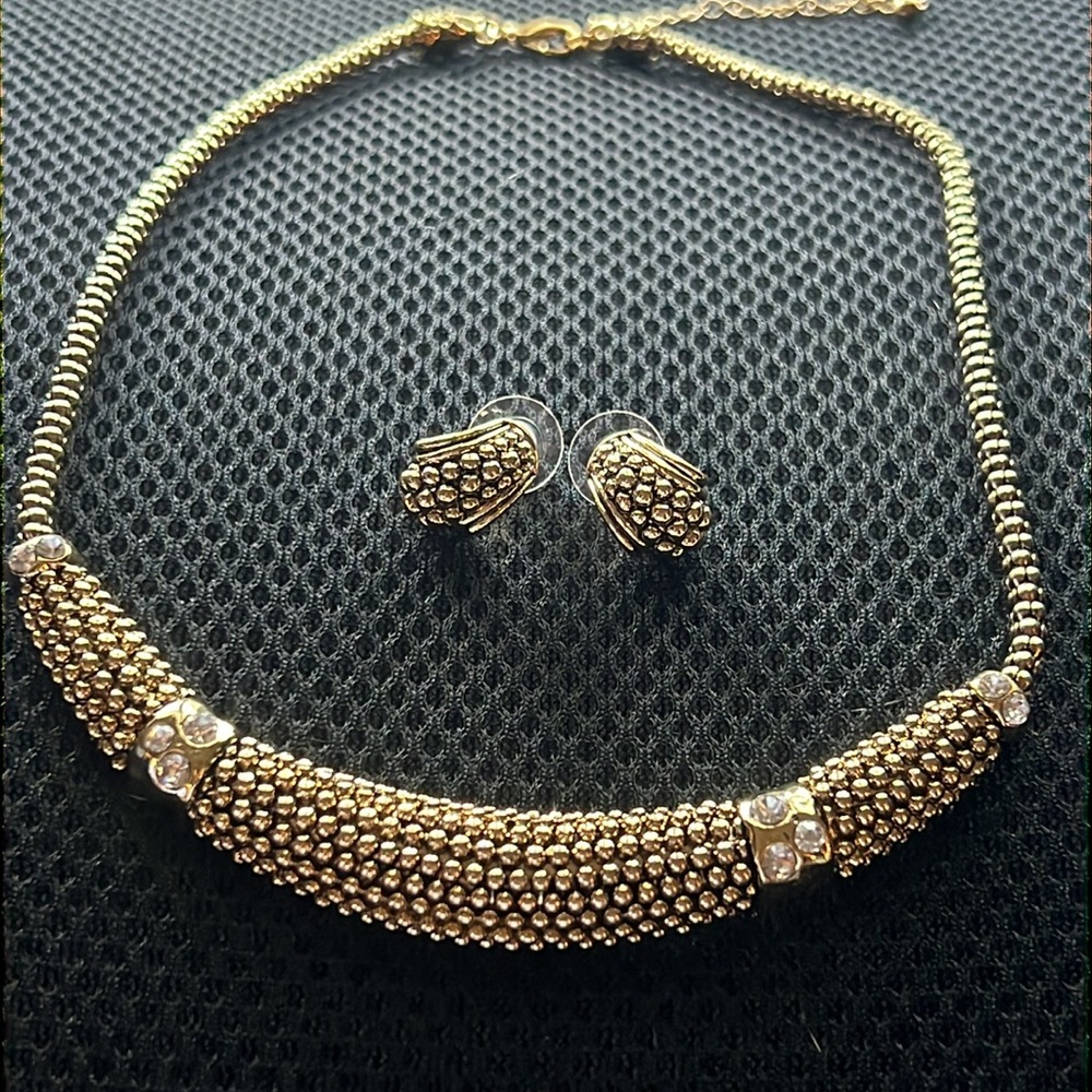 New Gold Tone Beads Pattern Collar Necklace with Earrings